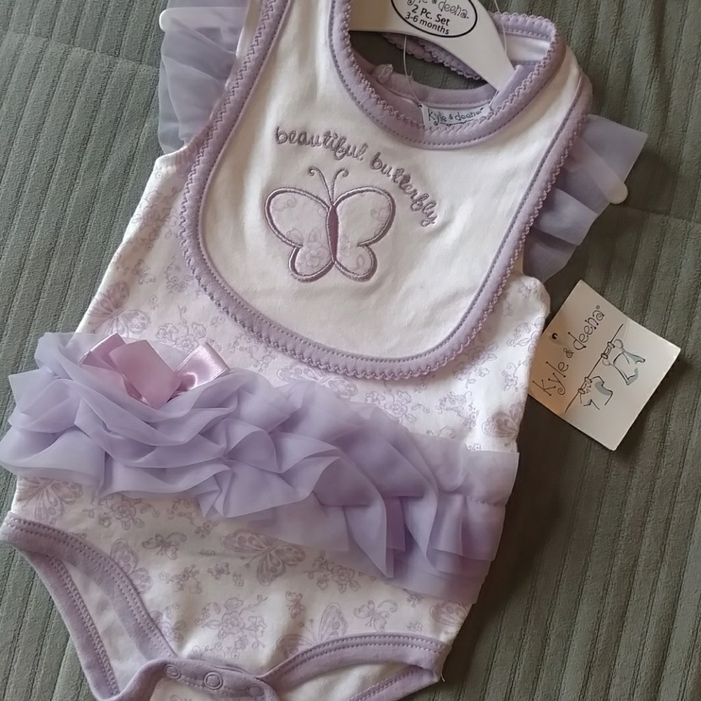 NWT 3-6 mo Onesie with Matching Bib