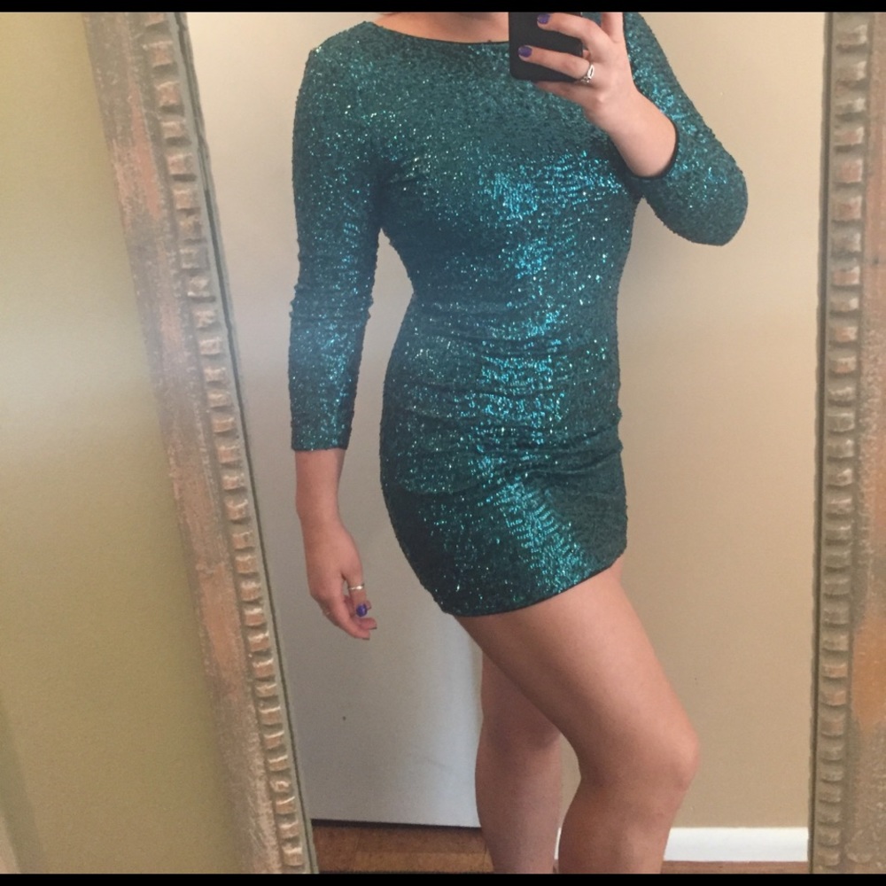 H&M green glitter long sleeve cocktail dress