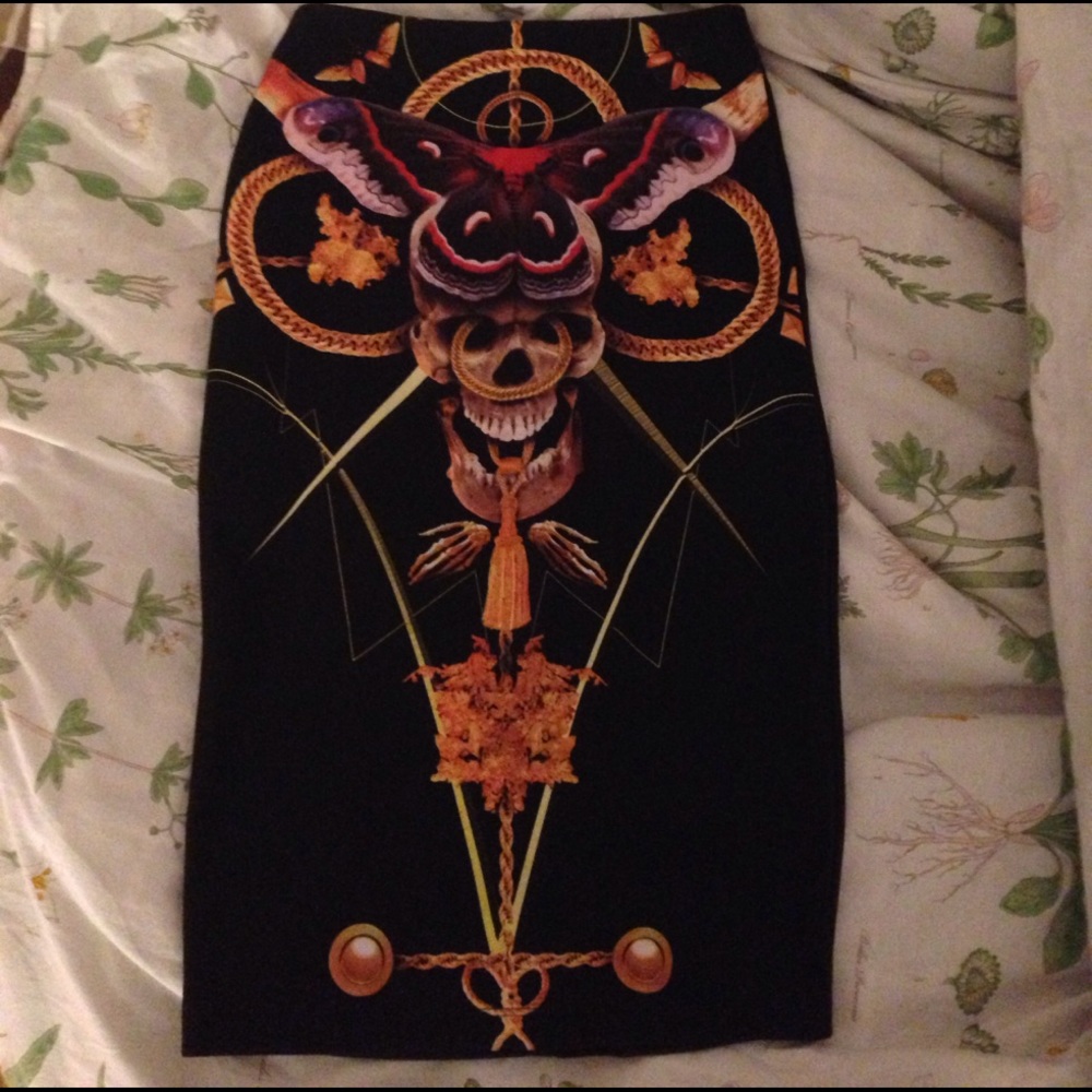 graphic print skirt
