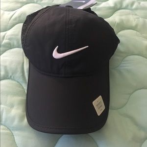 Women's Nike golf hat