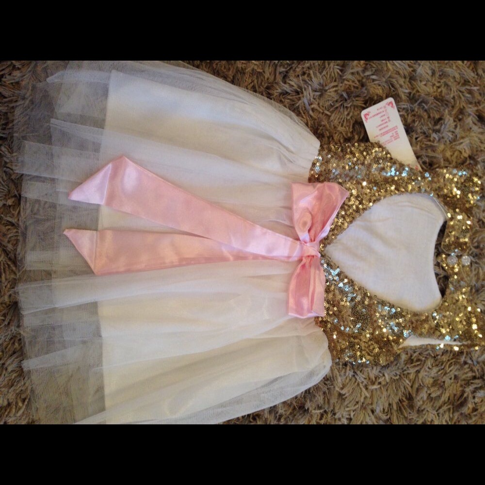 🎀Sequin Heart Hollow Out Dress🎀 LAST ONE LEFT - Picture 3 of 8