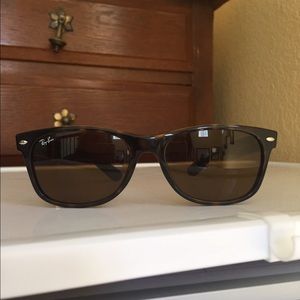 New Wayfarer RB2132