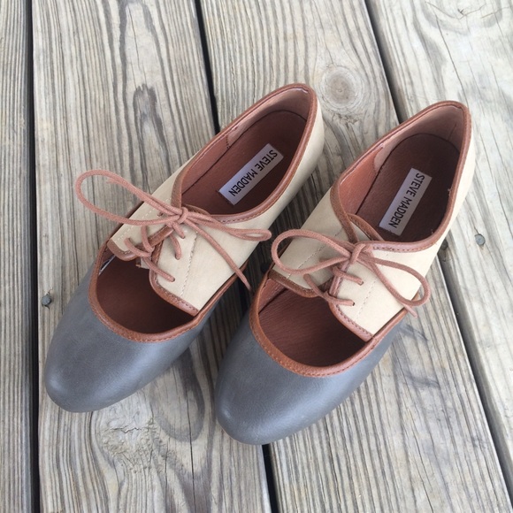 Steve Madden Shoes - ❤️ FLASH SALE Steve Madden Oxfords Color Block 7.5