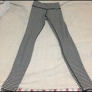 Lululemon mid waist yoga pants