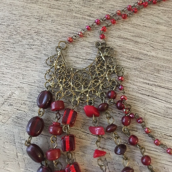 Red Layered Necklace - Picture 2 of 4