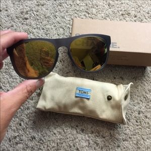 TOMS sunglasses