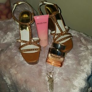 MICHAEL KORS WEDGES...WORN ONCE!