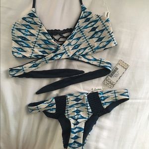NWT Frankies Bikinis Malia Shibori Set Xs