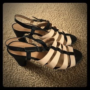 Mootsie Tootsie strappy heels Sz 9