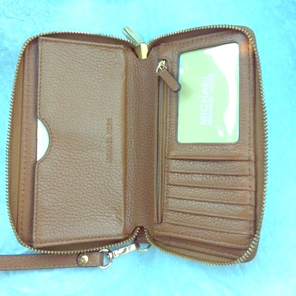 Michael Kors Wristlet - Picture 2 of 3