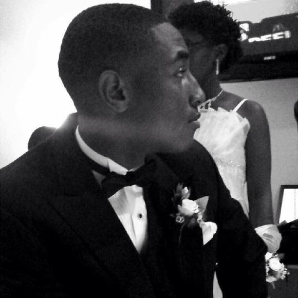 Meet your Posher, Quindarrius - Picture 1 of 1