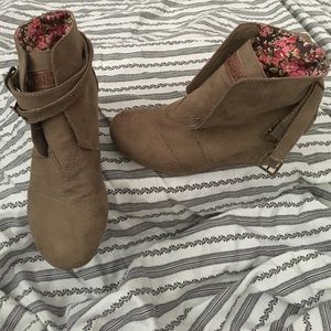 Size 8 Mad Love booties