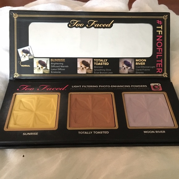 Too Faced Selfie Powder - Picture 3 of 4