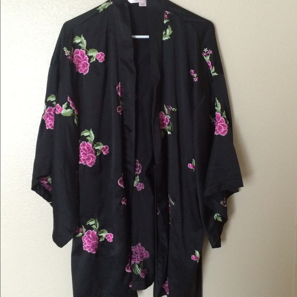 Victoria's Secret short robe
