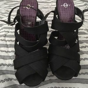 8.5 strappy Joey sling backs