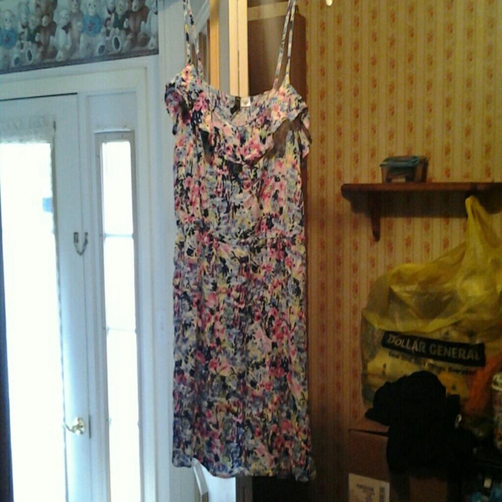 Dress - Picture 1 of 2