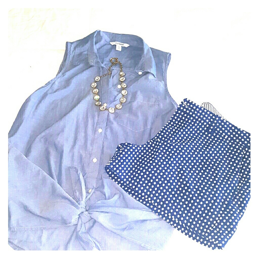 Sleevless chambray  shirt