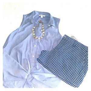 Sleevless chambray shirt