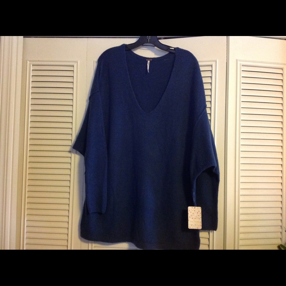 Free people sweater- NWT!!!