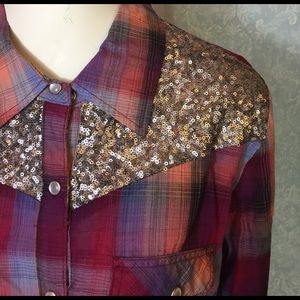 LAST CALL!!! BKE Sparkle Detail Button Up
