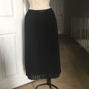 Banana Republic pleated skirt