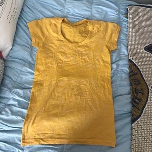 Lululemon T-Shirt