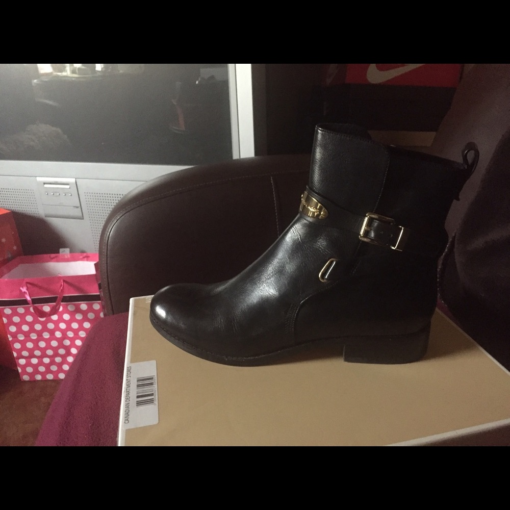 Michael Kors ankle bootie