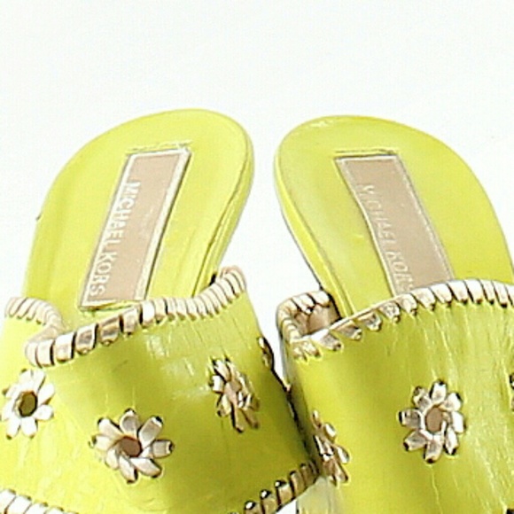 👠💖 8 Michael Kors Light Green Heels - Picture 3 of 7