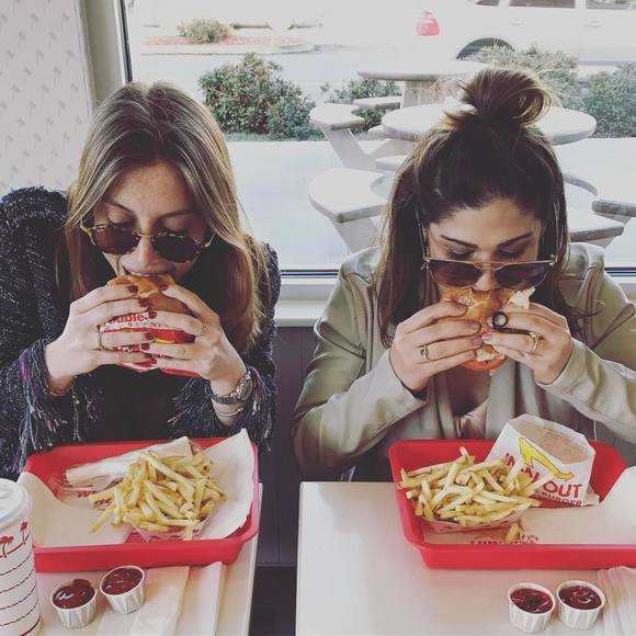 Meet your Posher, Kat - Picture 1 of 1