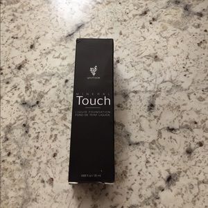 Younique Mineral Touch Foundation Chiffon