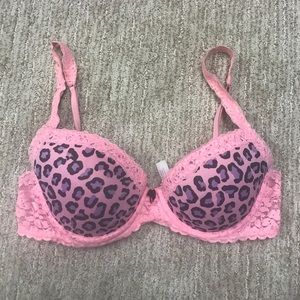VS pink bra