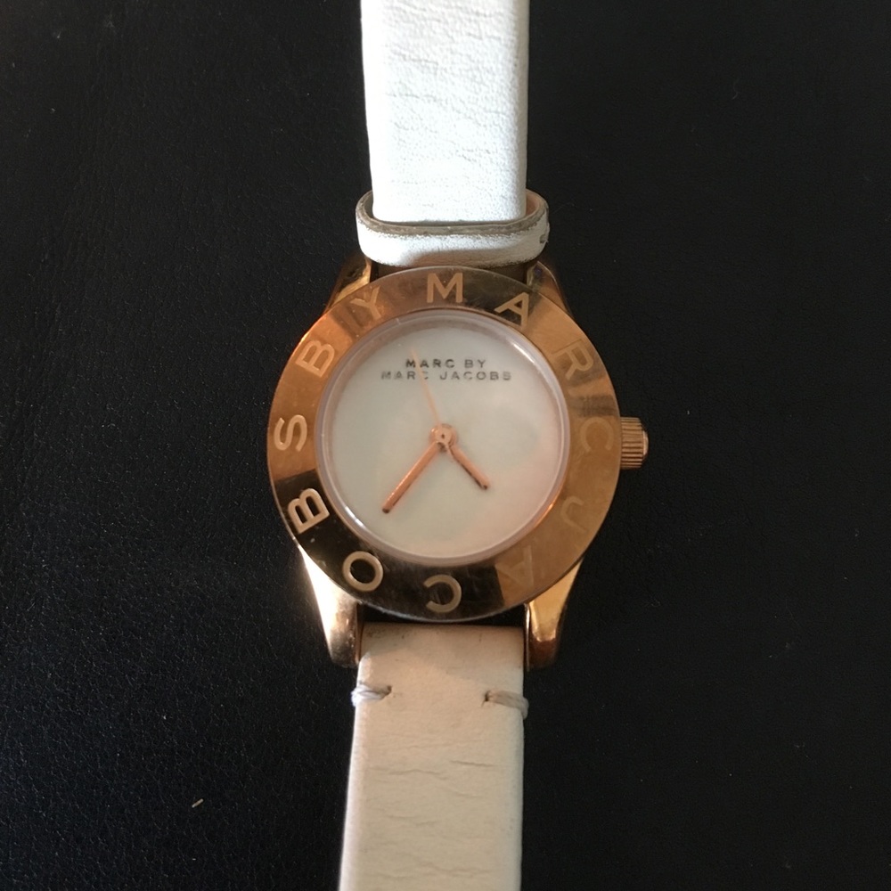 Marc Jacobs rose gold color watch leather band