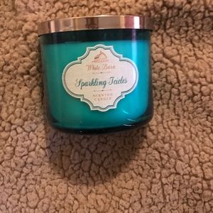 Sparking tickles 🤗 scented candle
