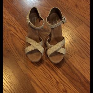 Toms Wedge heel sandals size 7 NEW!