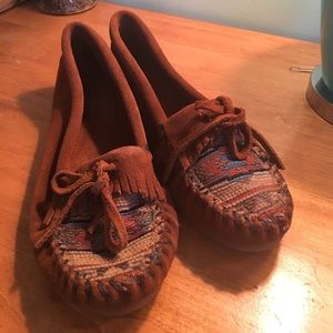 New Minnetonka moccasins. Size 7.5.