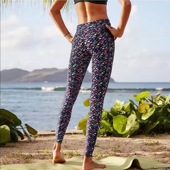 🚨SOLD🚨💕NWOT VSX Sport Leggings💕 - Picture 2 of 6