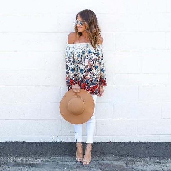 RESTOCKING SUNDAY - Flowers & Fun in Red - Picture 2 of 3