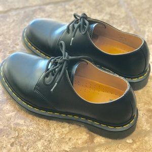 Dr. Martens W Size 9 Oxfords