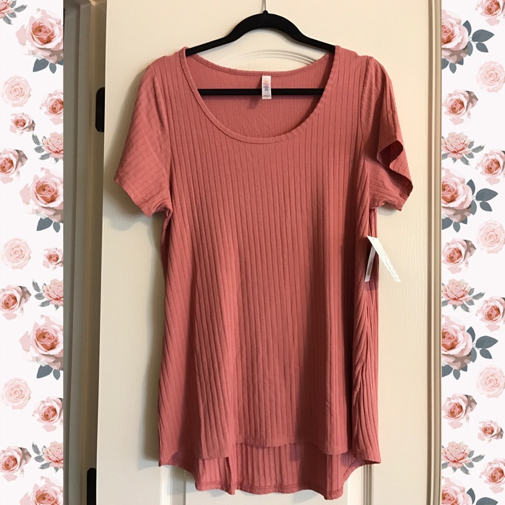 LuLaRoe Classic Tee - Large