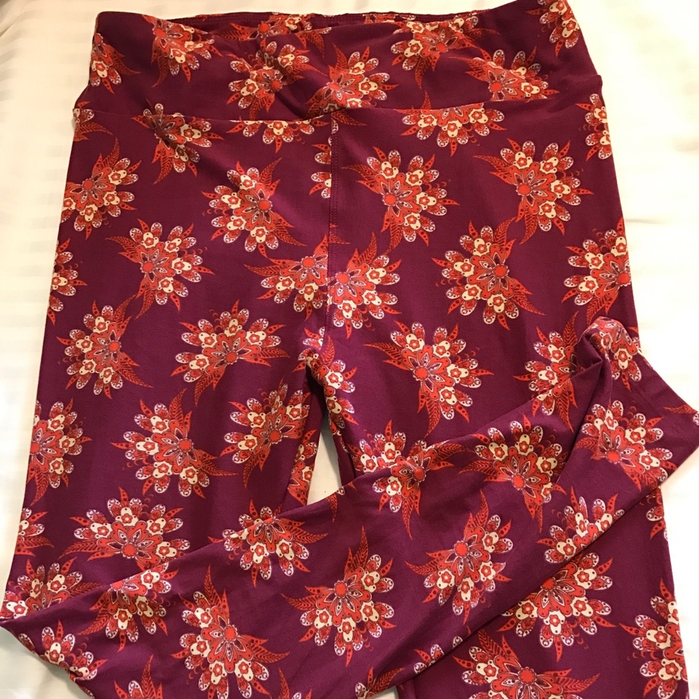 LuLaRoe Tall & Curvy (TC) Leggings