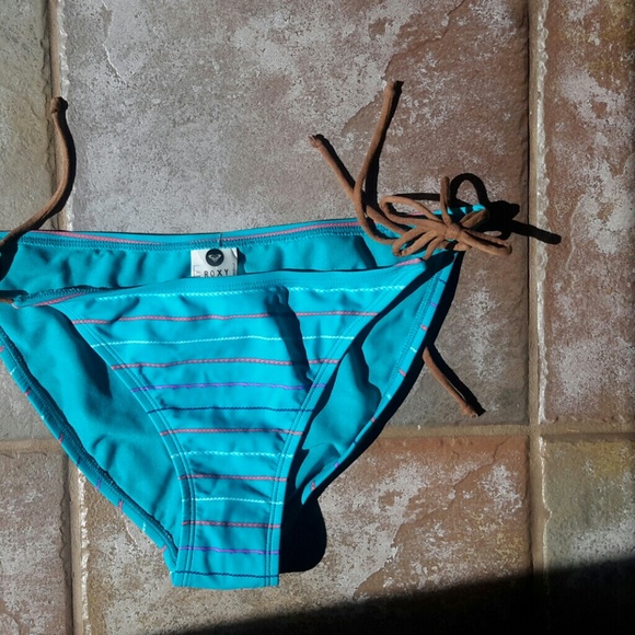 NWT Roxy Bikini, Size L - Picture 3 of 5