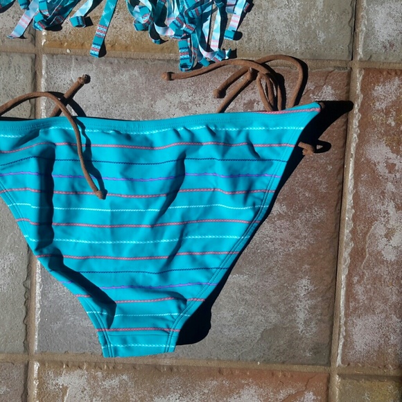 NWT Roxy Bikini, Size L - Picture 4 of 5