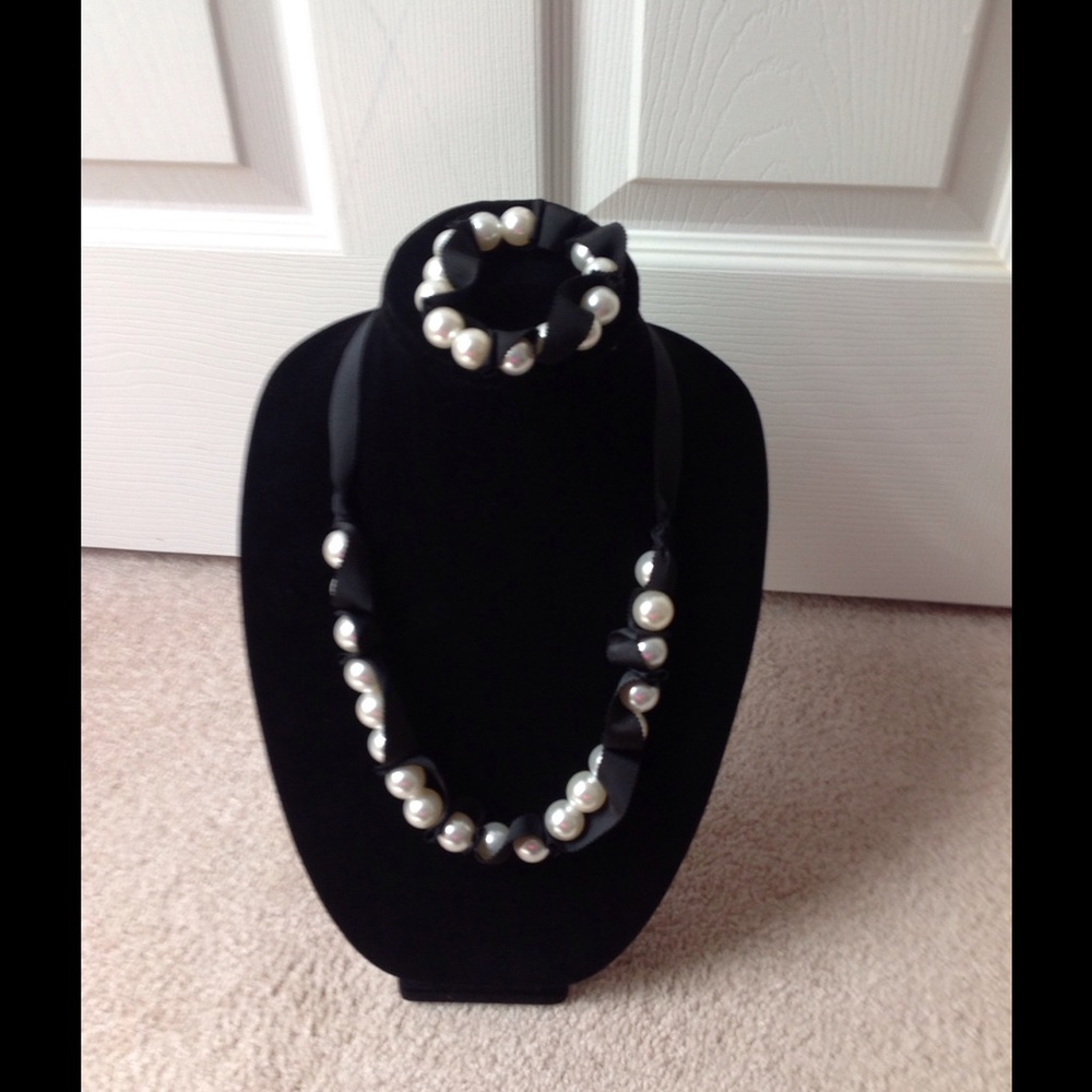 Black Ribbon /Faux Pearl Necklace  + bracelet set