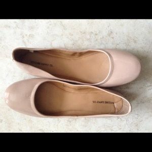 Nude flats