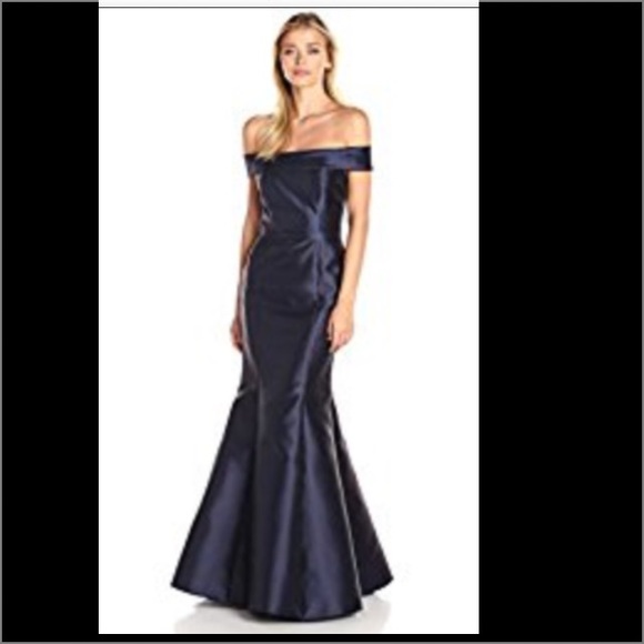 Blue dress - Picture 1 of 8