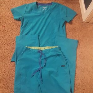 Final drop! Jockey scrub set