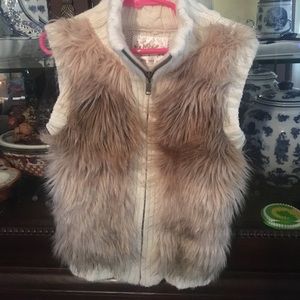 Girls justice size 6 fur vest