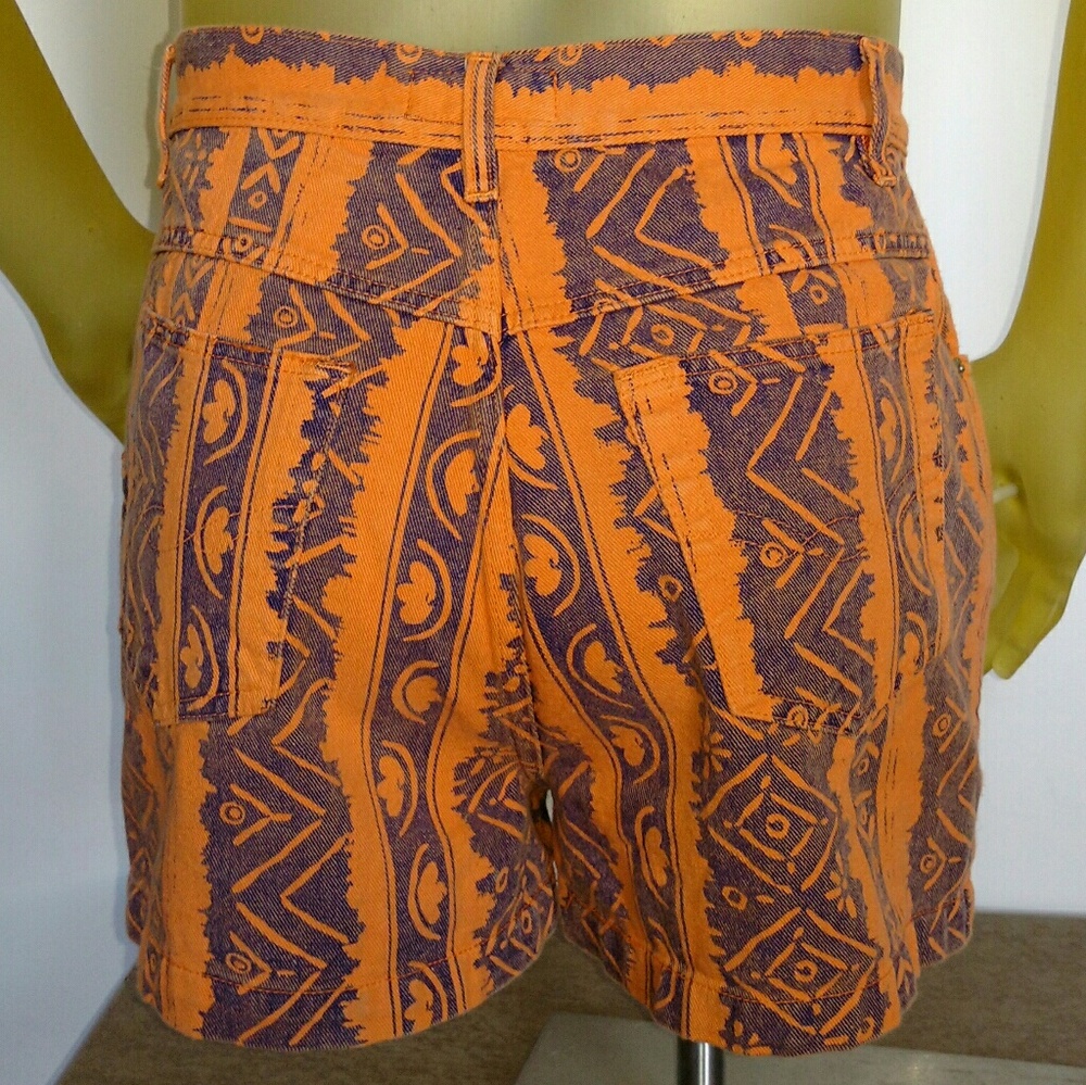 80s Vintage High Waisted Print Button Shorts - Picture 5 of 5
