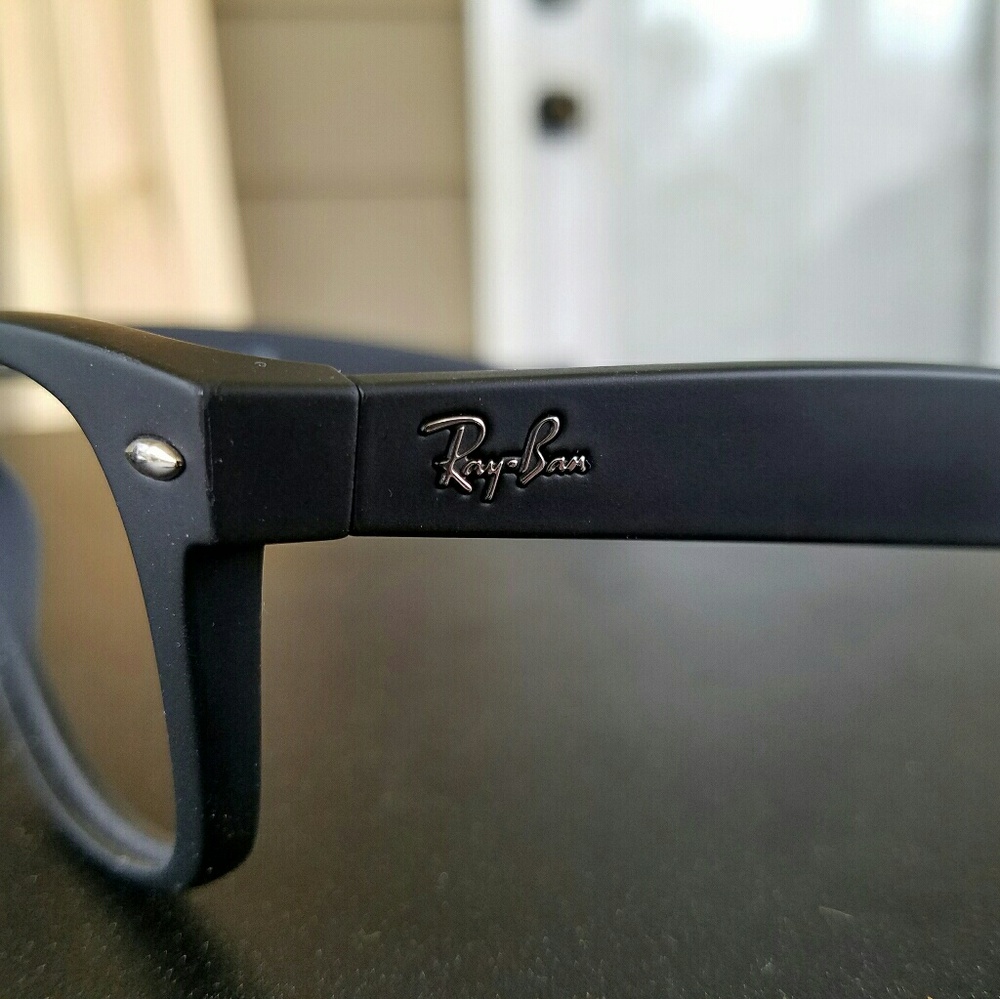 Ray Ban new wayfarer 2132 55mm matte rubberized