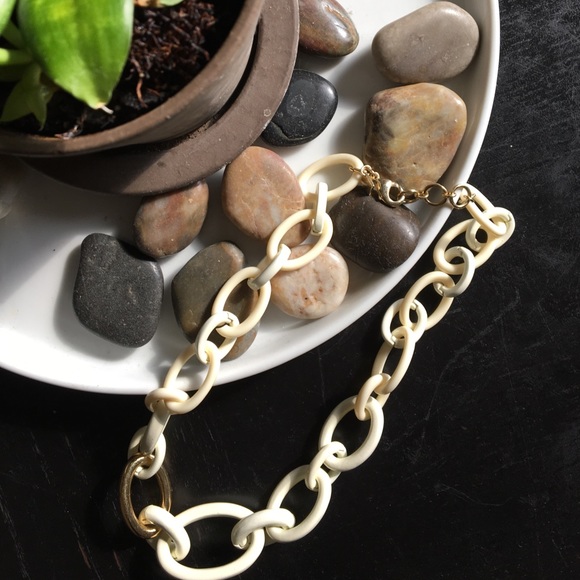 Necklace - Picture 1 of 2